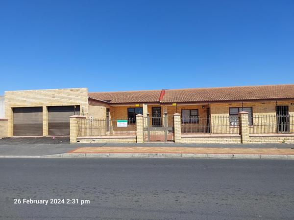 Property For Rent in Retreat, Cape Town